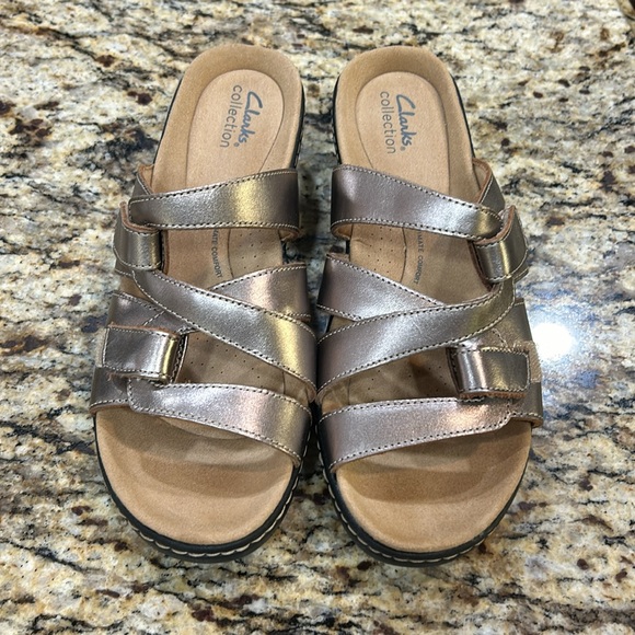 Clarks Ultimate Comfort Collection Bronze Sandals - Picture 2 of 6